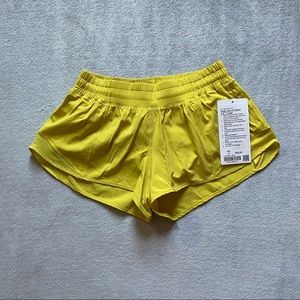 lululemon Hotty Hot LR Shorts *2.5” Size 6